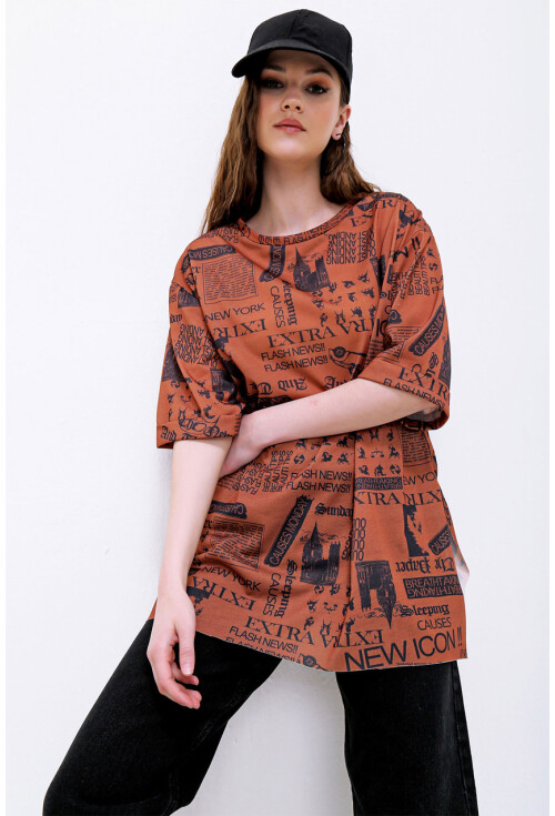 4299 Gazete Baskılı Oversize Tshirt