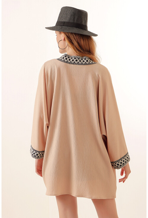 5866 Nakışlı Örme Kimono