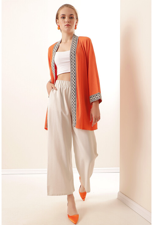 5866 Nakışlı Örme Kimono