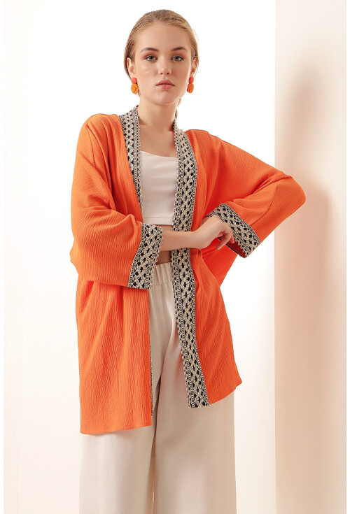 5866 Nakışlı Örme Kimono