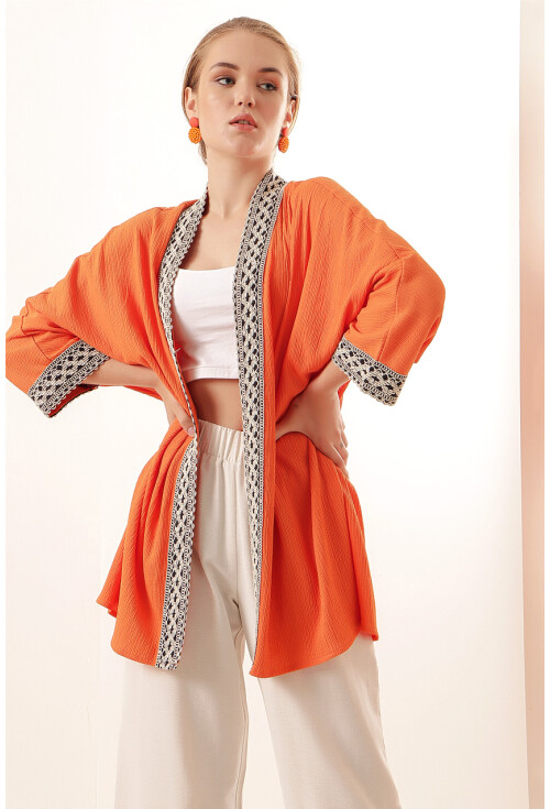 5866 Nakışlı Örme Kimono