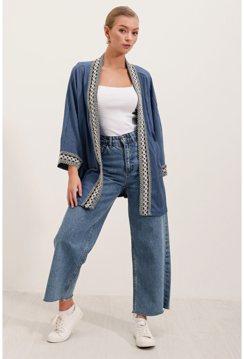 5866 Nakışlı Örme Kimono