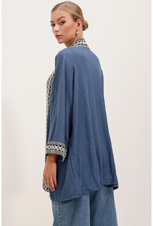 5866 Nakışlı Örme Kimono