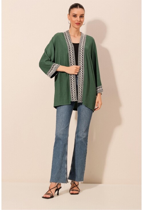 5866 Nakışlı Örme Kimono