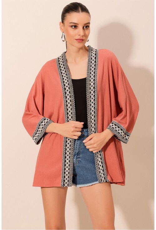 5866 Nakışlı Örme Kimono
