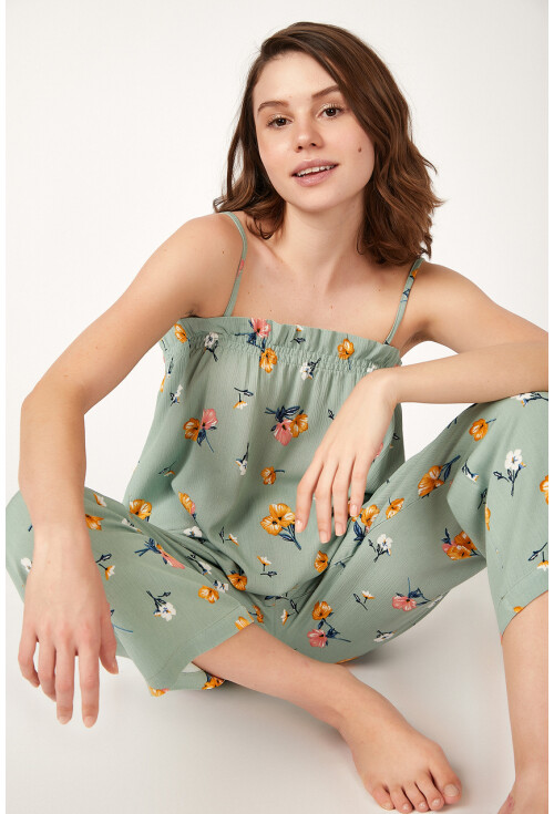 6473 Çiçek Desenli Fırfırlı Alt Üst Pijama Takımı