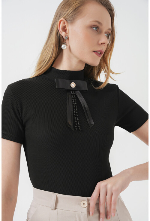 926 Yaka Detaylı Kısa Kol Bluz