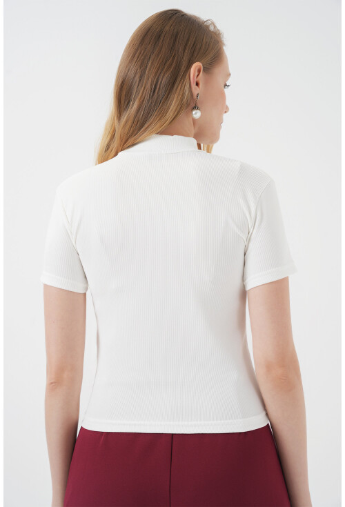 926 Yaka Detaylı Kısa Kol Bluz