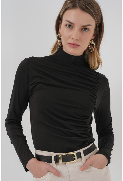 938 Büzgü Detaylı Dik Yaka Sandy Bluz