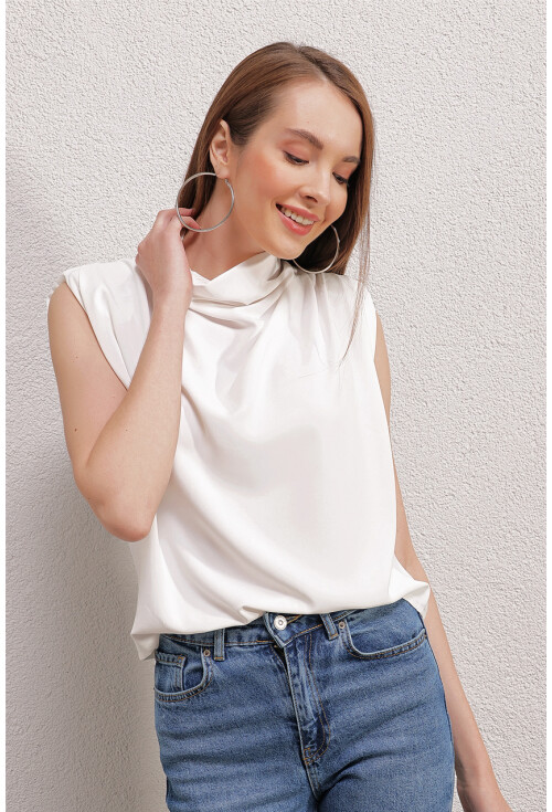 0462 Vatkalı Saten Bluz