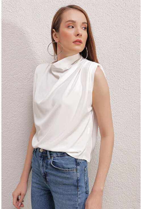0462 Vatkalı Saten Bluz