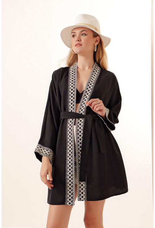 05867 Nakışlı Keten Kimono
