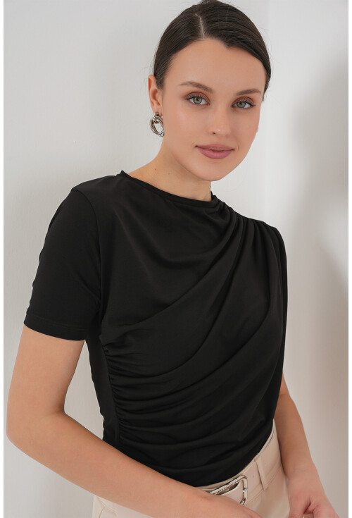 Büzgü Detaylı Kısa Kol Sandy Bluz 945