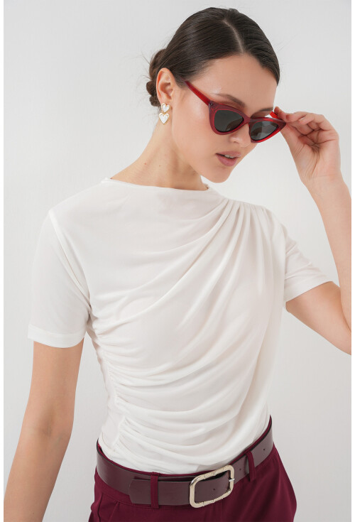 Büzgü Detaylı Kısa Kol Sandy Bluz 945