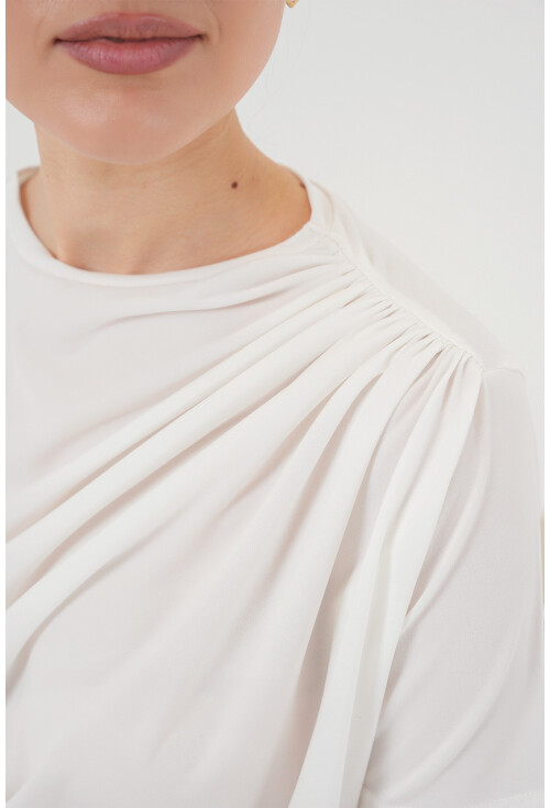 Büzgü Detaylı Kısa Kol Sandy Bluz 945