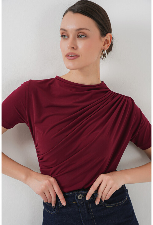 Büzgü Detaylı Kısa Kol Sandy Bluz 945