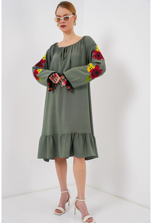 Nakışlı Midi Elbise 2531