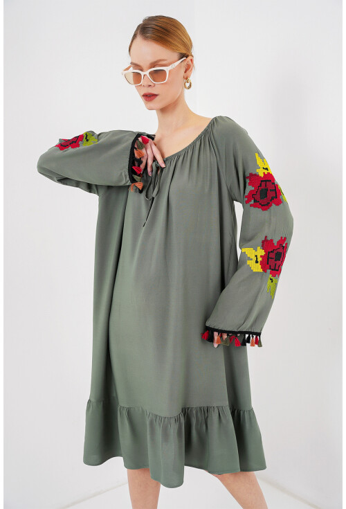 Nakışlı Midi Elbise 2531