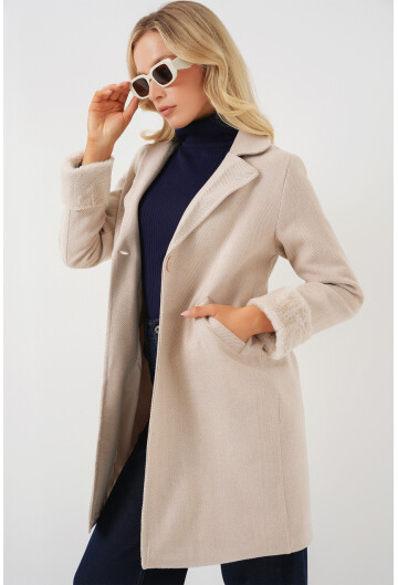 9145 Kadın Kolları Tüylü Balık Sırtı Kaşe Kaban