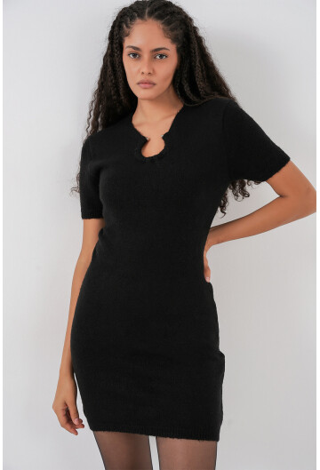 Kadın Kolye Detaylı Triko Elbise 15989