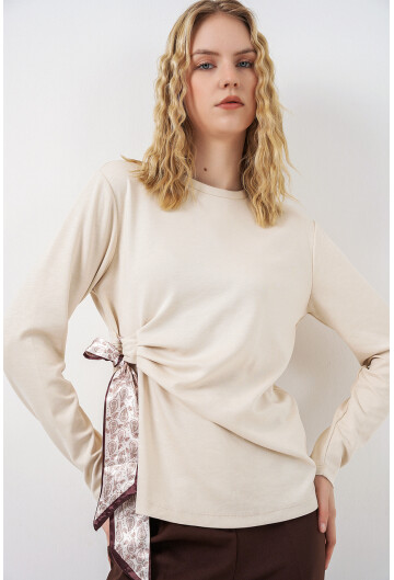 Kadın Fular Detaylu Uzun Kol Bluz 40000