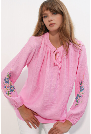 Kadın Nakışlı Oversize Bluz 1000