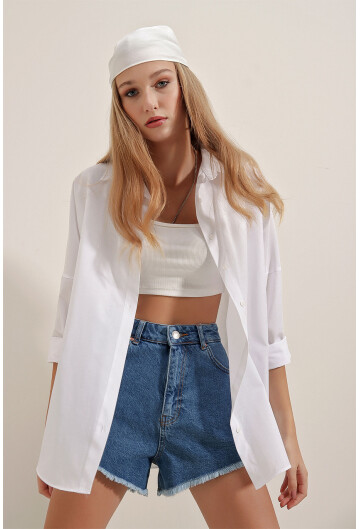 3900 Oversize Uzun Basic Beyaz Gömlek